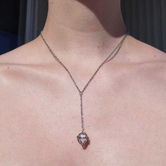 Elegant white pearl & silver rosary necklace - Picture 6 of 7